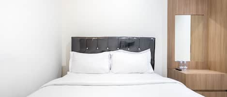 Habitación estándar con 1 cama matrimonial o 2 individuales, 1 cama matrimonial, para no fumadores | Escritorio y wifi gratis