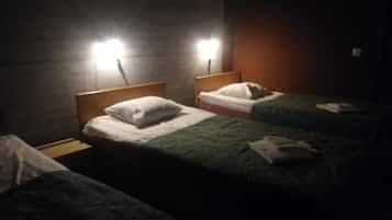 Chambre Triple Standard | Décoration personnalisée, rideaux occultants, Wi-Fi gratuit