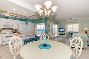 Deluxe Condo, Patio, Sea View | In-room dining