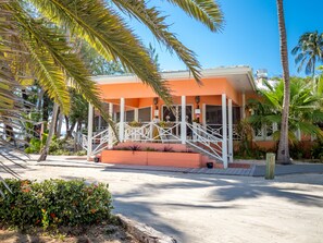 Restaurant - Kaibo Sunset by Cayman Vacation (North Side)