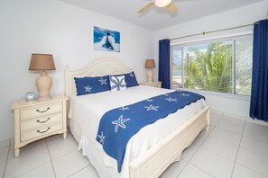 Condo Deluxe, patio, vista al mar | 2 habitaciones y ropa de cama 