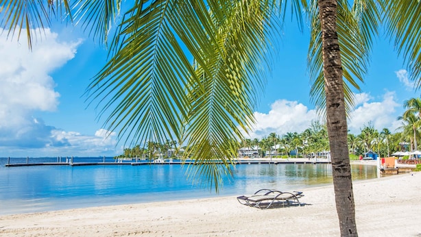 Beach - Colonial Kai by Cayman Vacation (North Side)