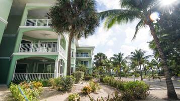 Khuôn viên nơi lưu trú