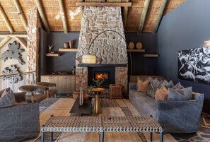 Lobby - Shamwari Bayethe (Paterson)