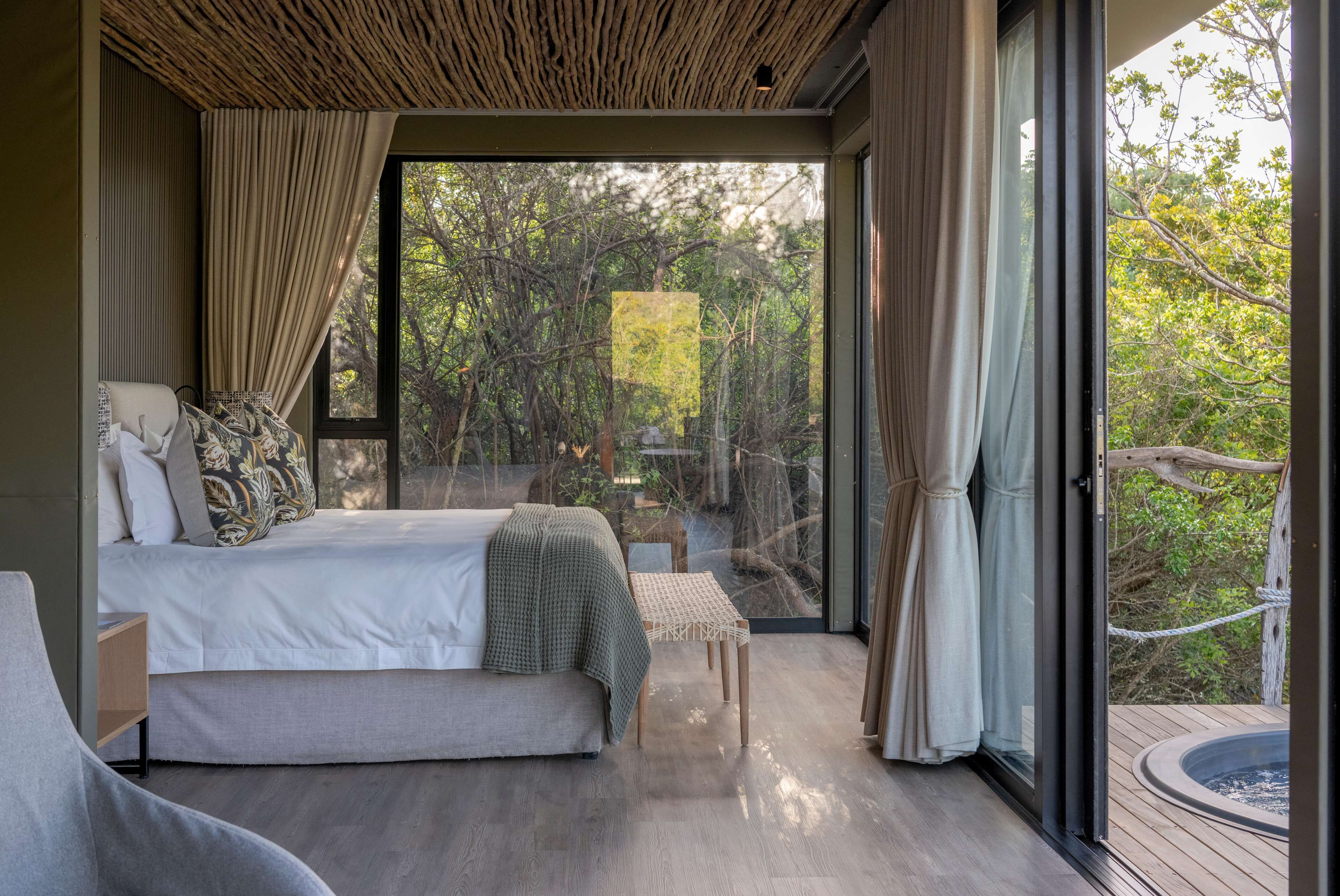 1 bedroom, premium bedding, Tempur-Pedic beds, free minibar items