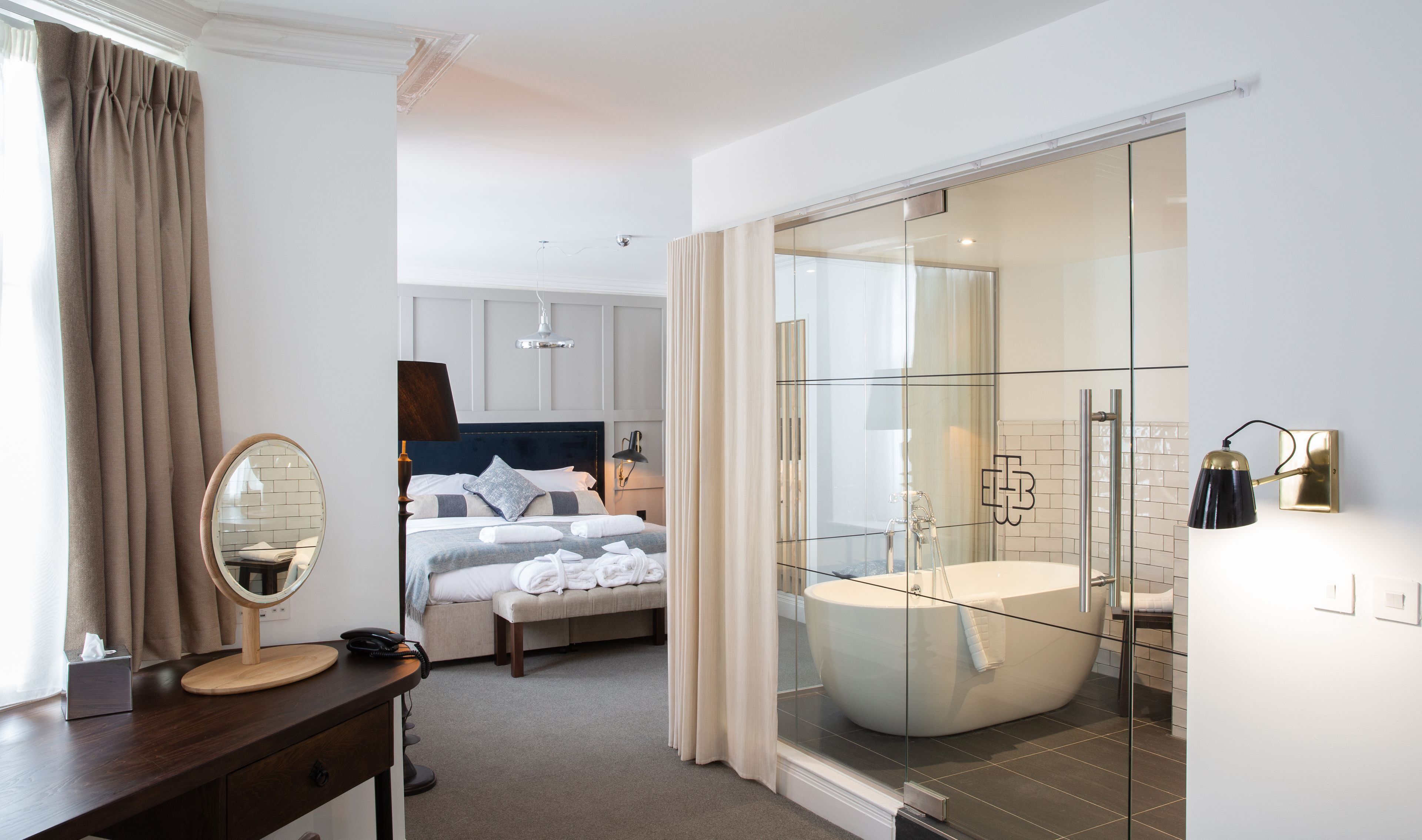 Premium bedding, in-room safe, individually decorated