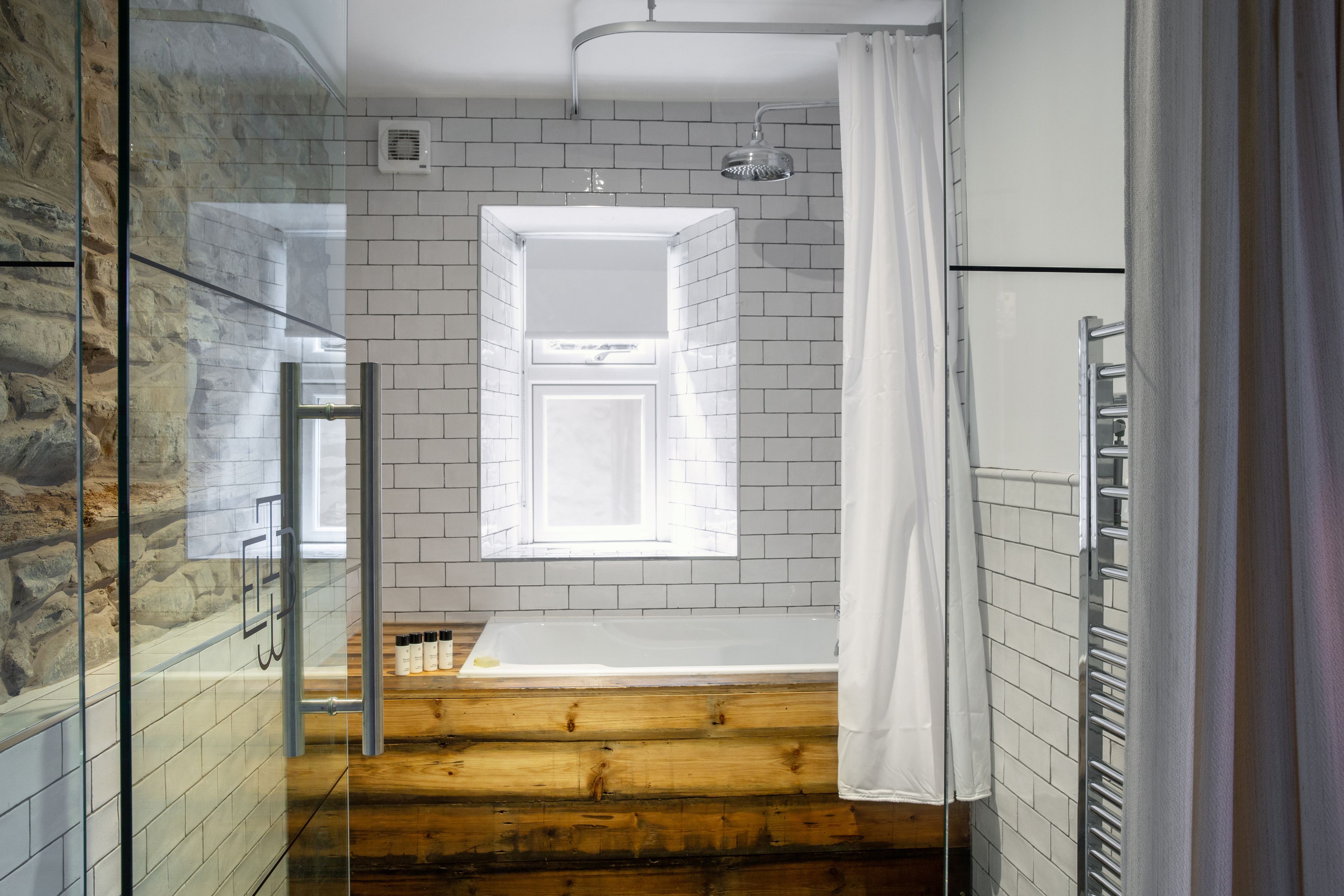 suite | bathroom | deep-soaking bathtub, free toiletries, hair dryer, towels