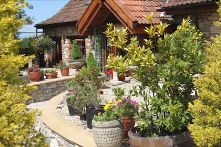 Front of property. Bridge Farm Guesthouse