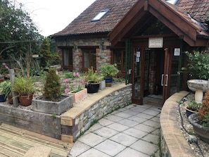 Front of property - Bridge Farm Guesthouse (Bristol)