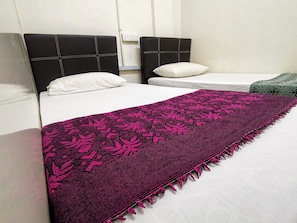 Kamar Twin Standar, Bebas Asap Rokok, kamar mandi umum | Wi-Fi gratis dan seprai linen