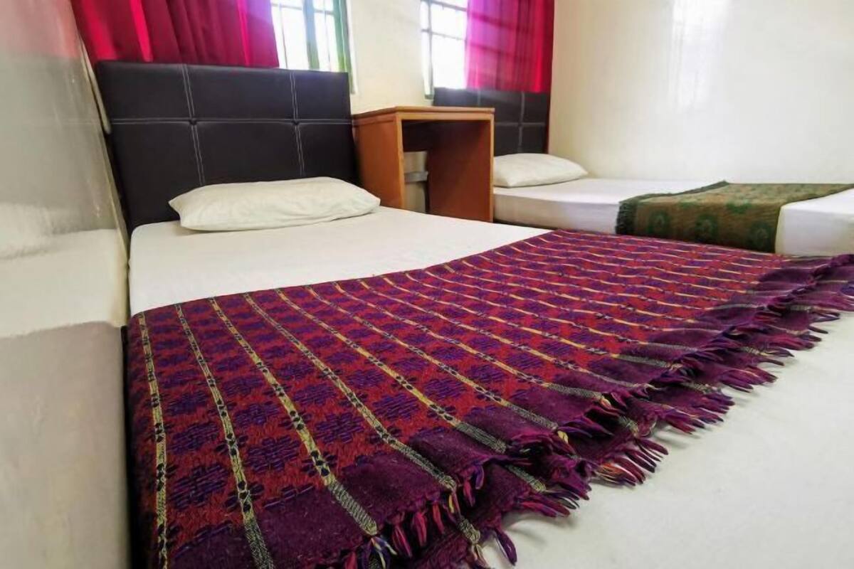 WiFi (free), bed sheets