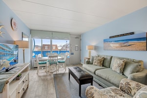 Suite 210 | Living area | Flat-screen TV