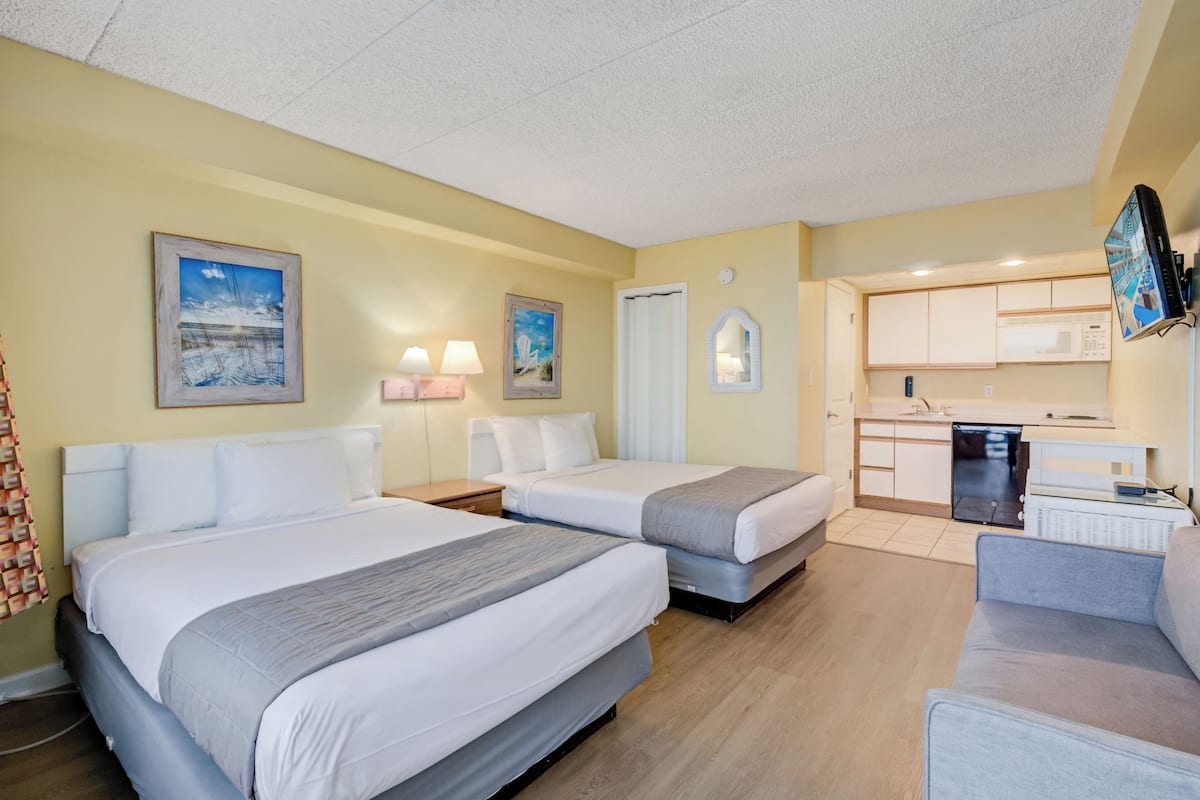 Room 419 | 1 bedroom, individually decorated, individually furnished