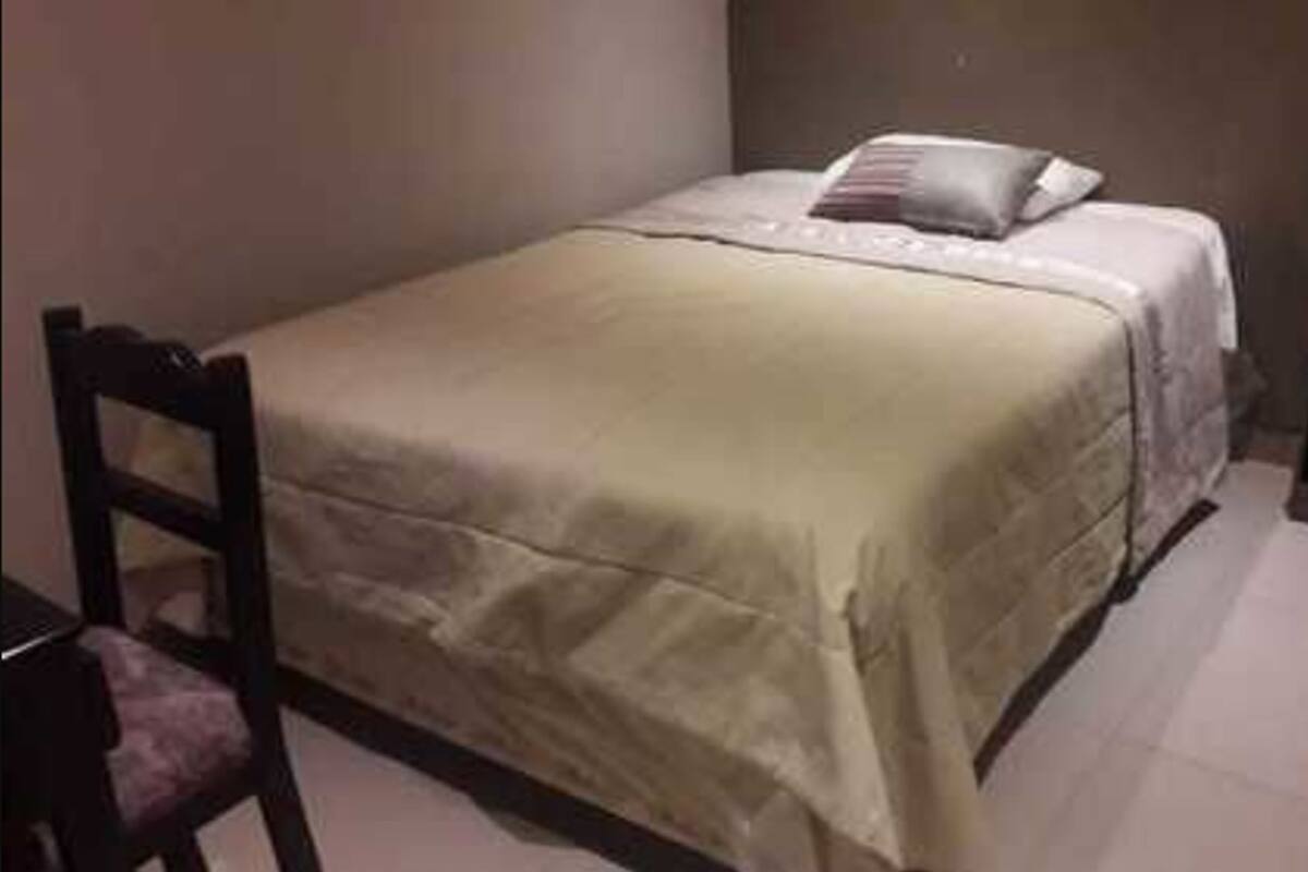 Executive Double Room, 1 Bedroom, Non Smoking, Private Bathroom | Free WiFi, bed sheets