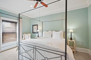 Suite, non-fumeurs (Kitchen, City View) | 1 chambre, literie de qualité supérieure, couette en duvet d'oie