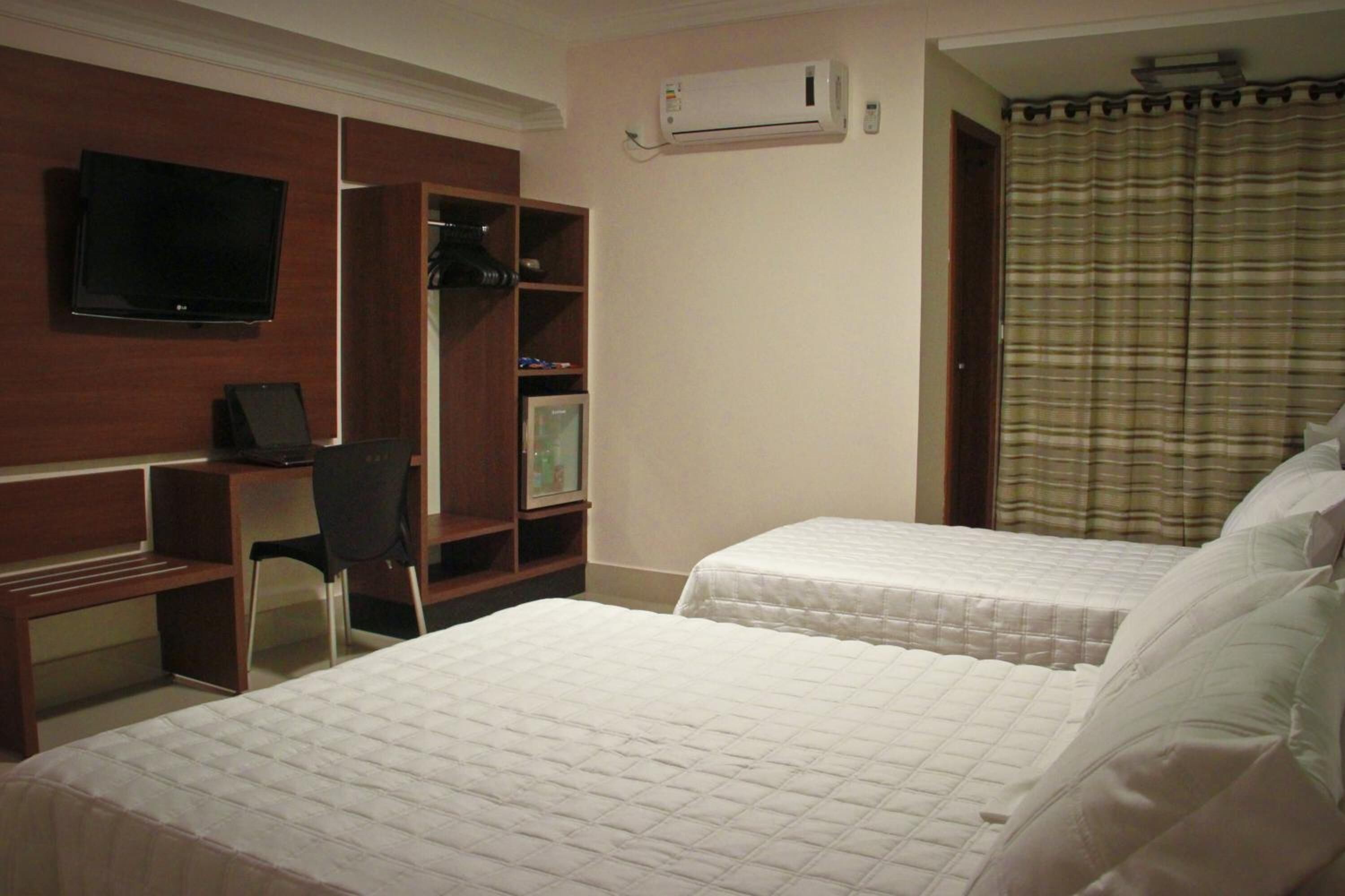 1 bedroom, premium bedding, in-room safe, desk