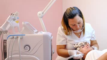 Body treatments, hydrotherapy, hot stone massages, deep-tissue massages