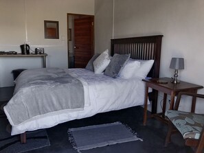 Comfort Studio, Multiple Beds, Accessible, Mountain View | Desk, blackout curtains, free cots/infant beds, free rollaway beds - Castle View Farm & Cottage (Winterton)