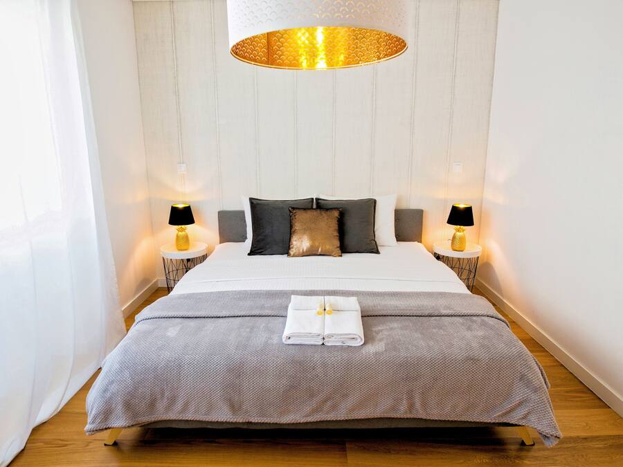 Deluxe Room | 1 bedroom, premium bedding, pillow-top beds, individually decorated
