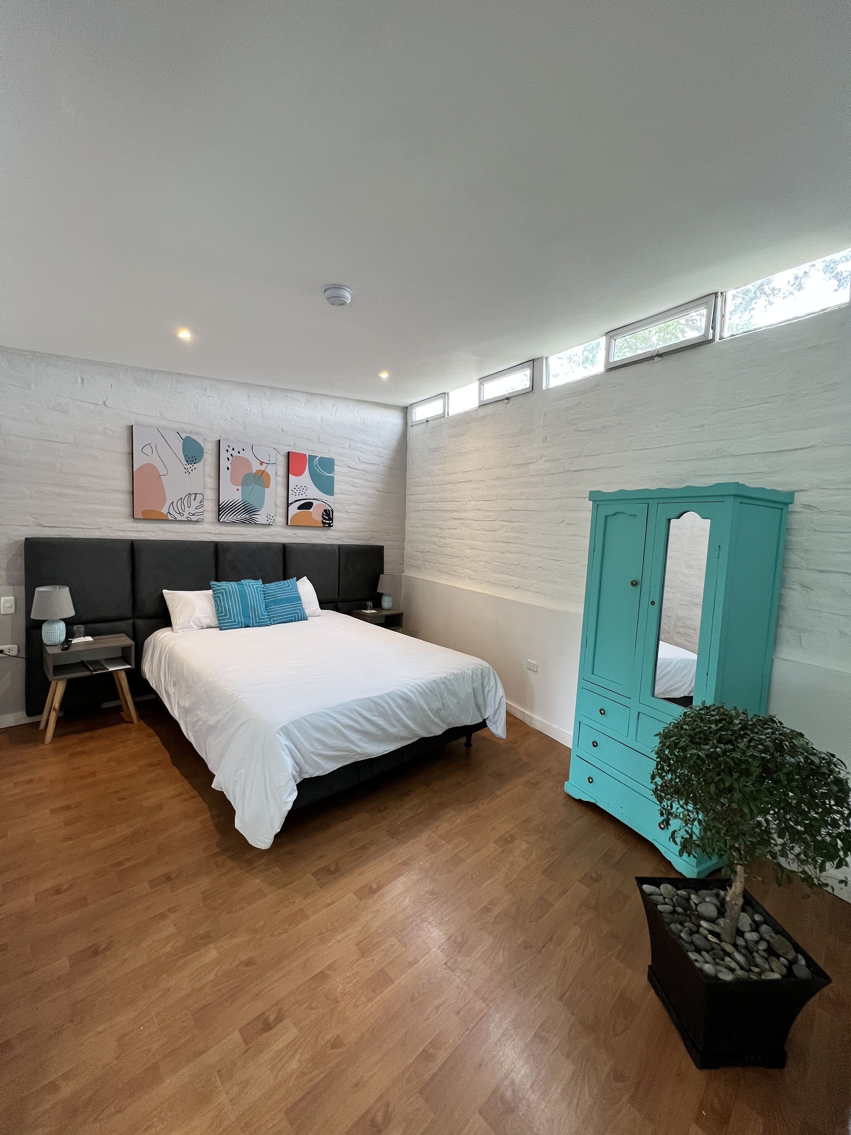 Springhills Quito Airport