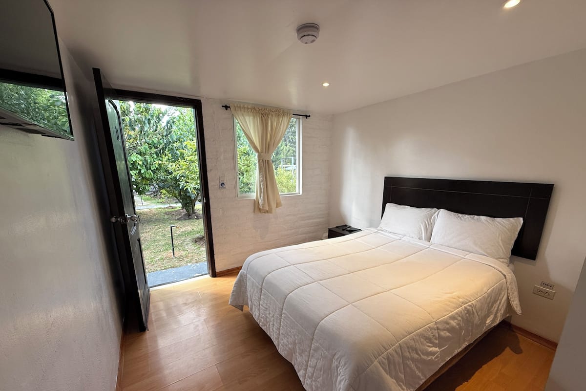 Double Room, 1 Double Bed | Individually decorated, blackout drapes, soundproofing