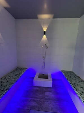 Steam room  - Springhills Quito Airport (Tababela)