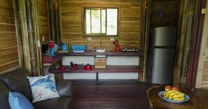 Full-sized fridge, microwave, stovetop, coffee/tea maker - Bambura Villas (Bahía Ballena)