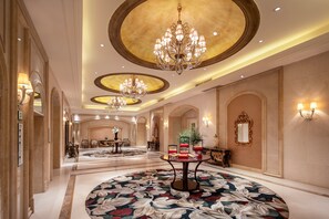 Se sirven almuerzos y cenas, cocina china