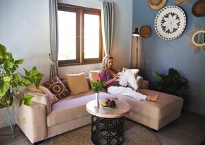 Lila Bungalow 4 - Deluxe Room | Individually decorated, individually furnished, free WiFi, bed sheets - Lila Boutik Residence (Canggu)