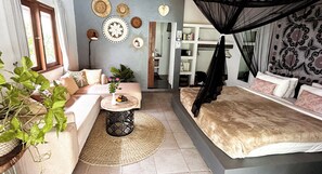 Lila Bungalow 4 - Deluxe Room | Individually decorated, individually furnished, free WiFi, bed sheets - Lila Boutik Residence (Canggu)