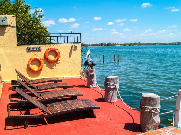 Tägliches kontinentales Frühstück (10 EUR pro Person)