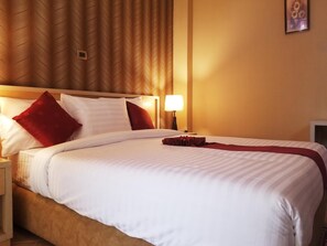 Down duvets, in-room safe, individually decorated - Medal hotel (Addis Ababa)