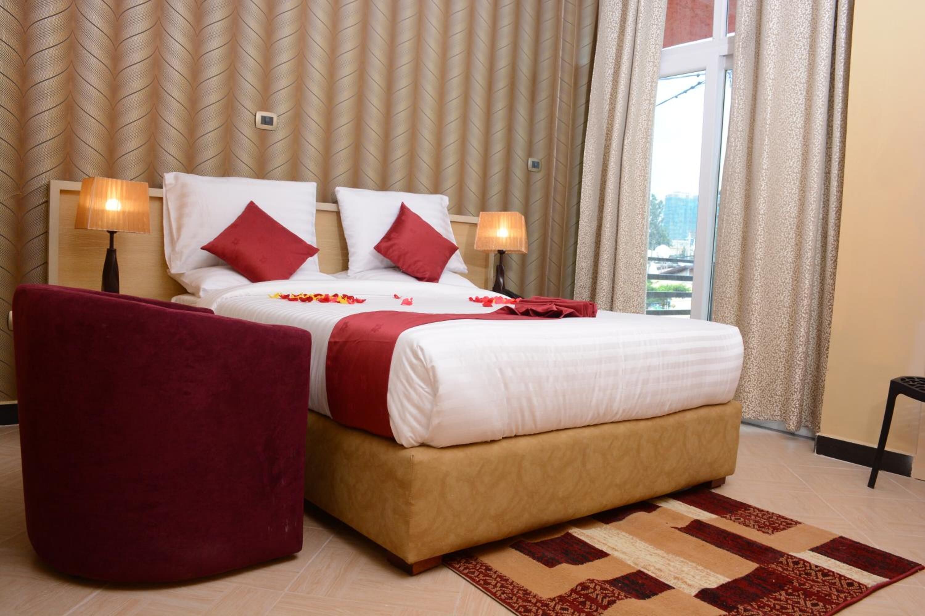 1 bedroom, in-room safe, individually decorated, desk