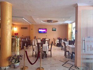 Breakfast and dinner served - Medal hotel (Addis Ababa)
