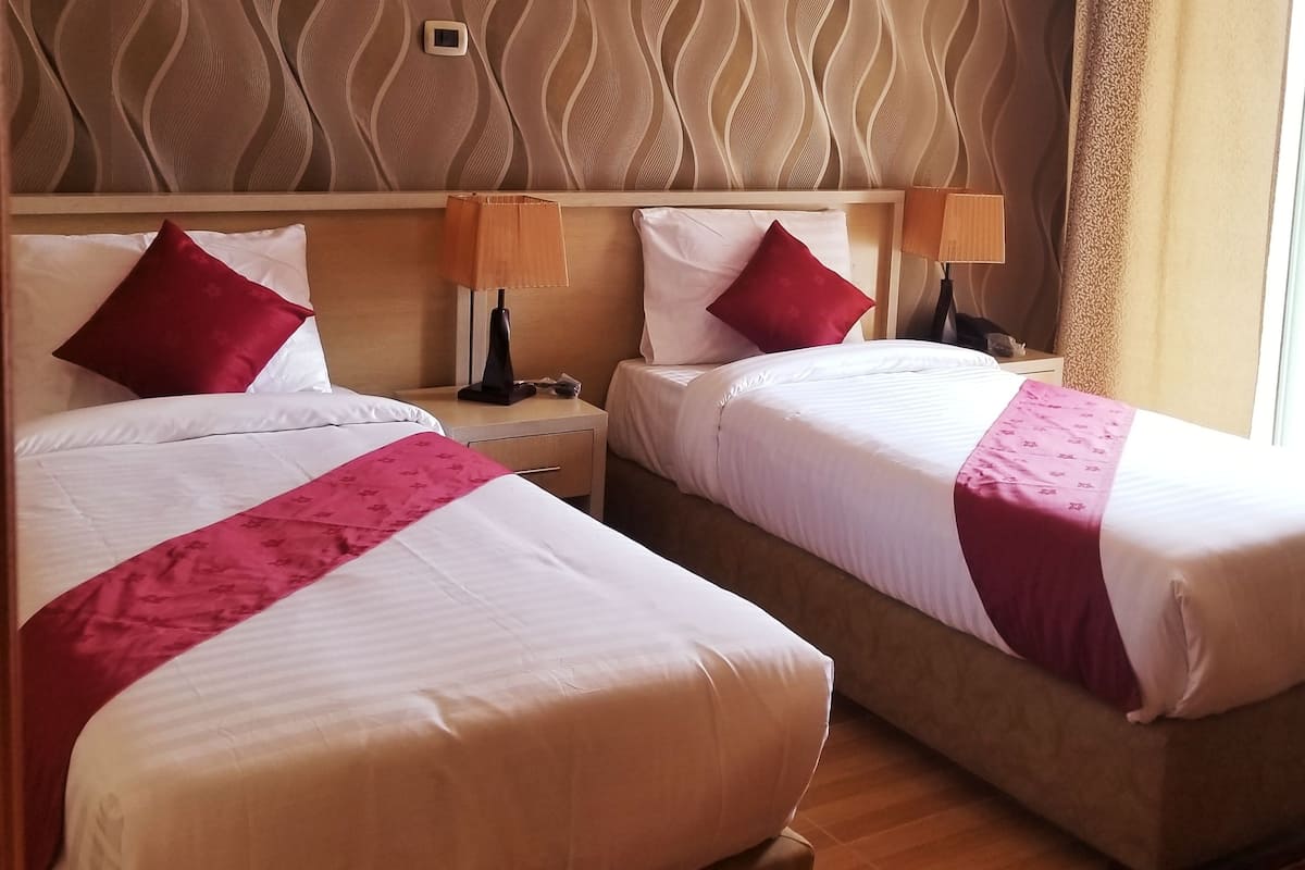 basic room, non smoking | 1 bedroom, in-room safe, individually decorated, desk