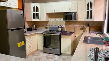 Nhà, 3 phòng ngủ, không hút thuốc | Bếp riêng | Tủ lạnh, lò vi sóng, bếp nấu, dụng cụ pha cà phê/trà