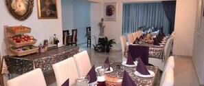 Desayuno buffet incluido todos los días