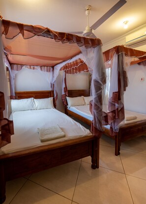 Family House, 5 Bedrooms | 5 bedrooms, blackout curtains, soundproofing, iron/ironing board - Nyali Villa (Mombasa)