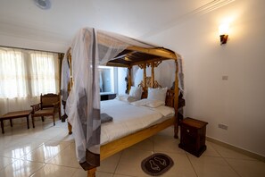 Family House, 5 Bedrooms | 5 bedrooms, blackout drapes, soundproofing, iron/ironing board - Nyali Villa (Mombasa)