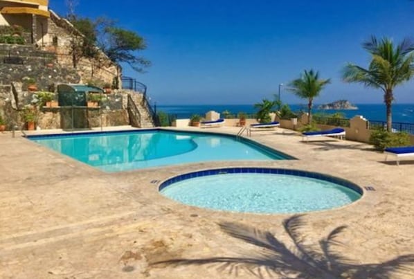 2 piscinas al aire libre