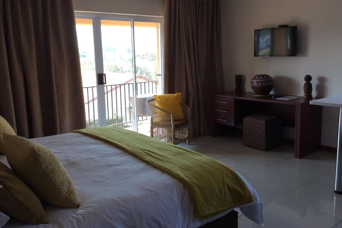 Premium Apartment, 2 Bedrooms | Egyptian cotton sheets, premium bedding, in-room safe