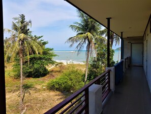 ลานระเบียง/นอกชาน