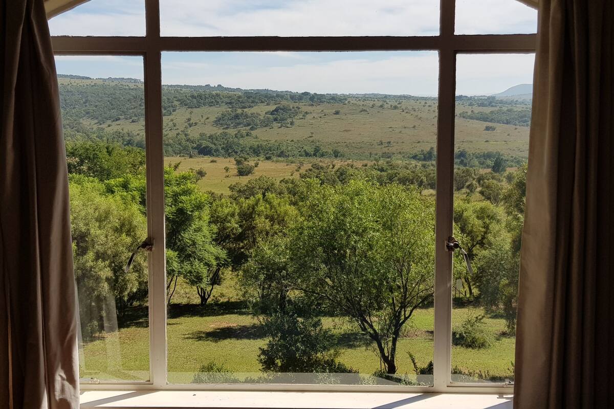 Quarto casal econômico (Hoepoe) | Edredons de pluma, espaço de trabalho para notebook