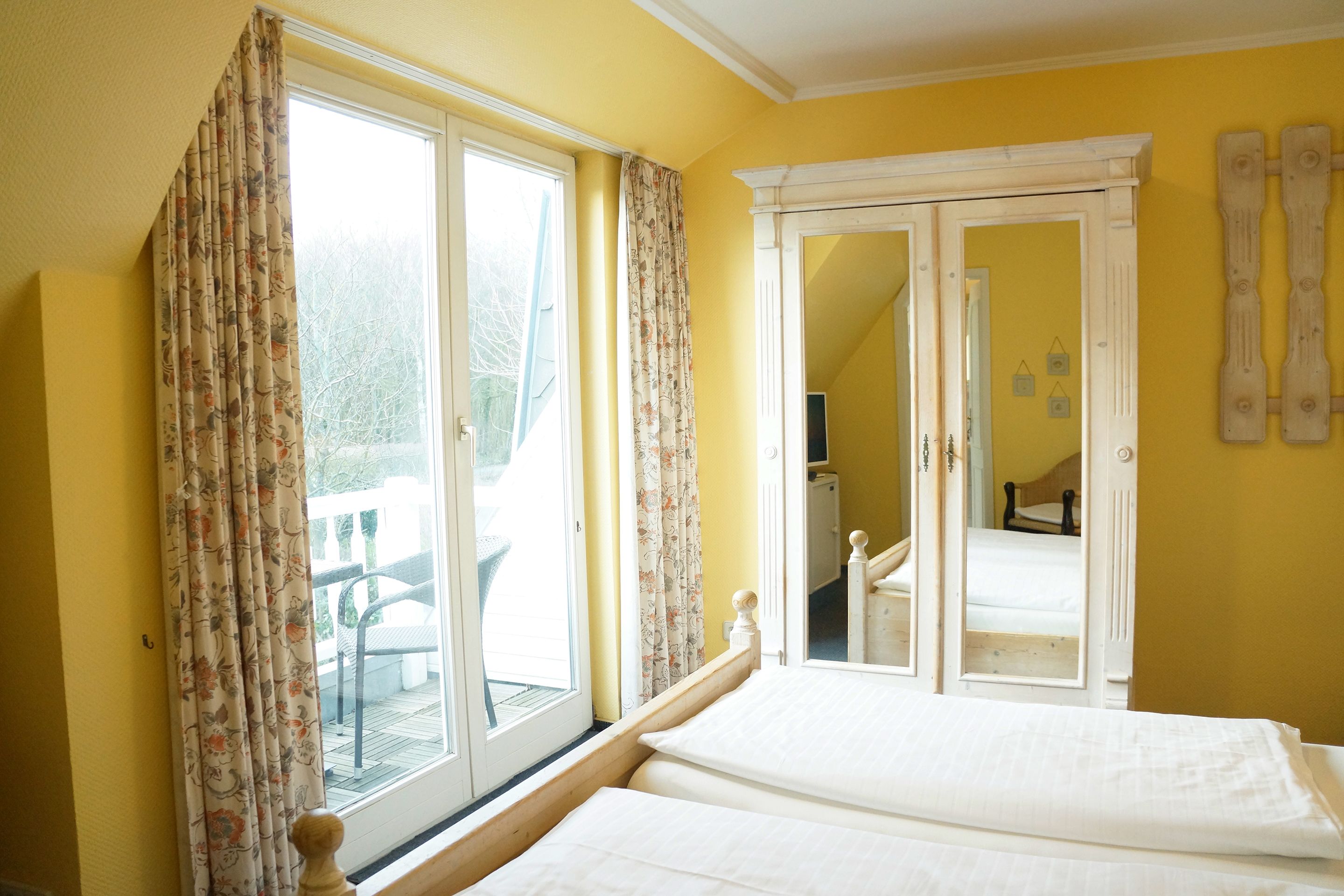 basic double room (balcony or terrace) | 1 bedroom, in-room safe, free wifi, bed sheets