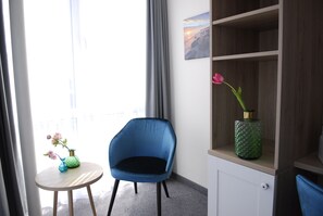 ตู้นิรภัยในห้องพัก, Wi-Fi ฟรี, ผ้าปูที่นอน