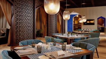 Daily buffet breakfast (SAR 90 per person)