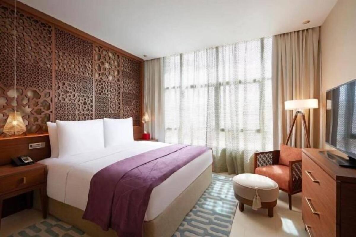 Minibar, in-room safe, individually decorated, individually furnished