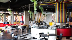 Frokostbuffé hver dag (THB 250 per person)