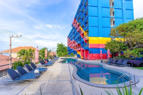 Play Phala Beach Rayong