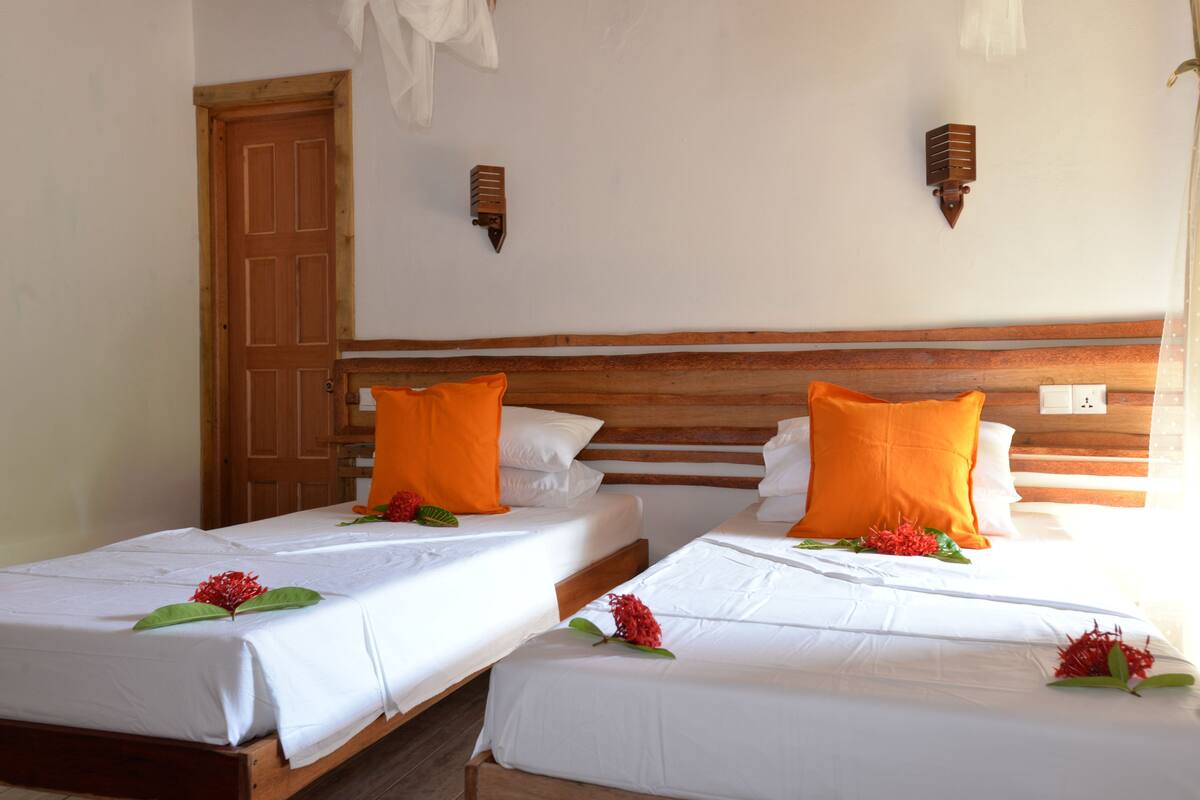 Deluxe Double or Twin Room, 1 Queen Bed, Accessible, Non Smoking | Egyptian cotton sheets, premium bedding, pillowtop beds, blackout drapes